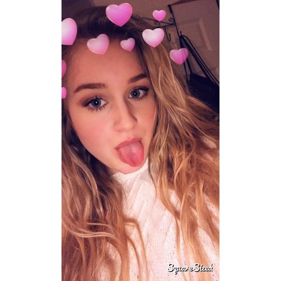 Meet your Posher, Emylie - Picture 1 of 1